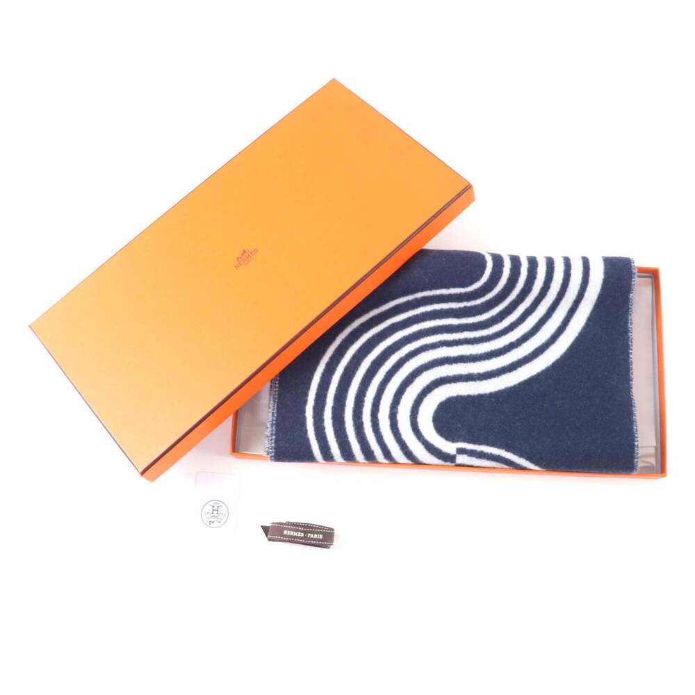 HERMES White Scarf - Picture 2 of 10